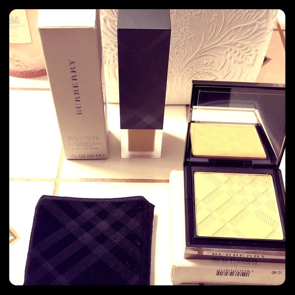 Burberry - Picture 1 of 3